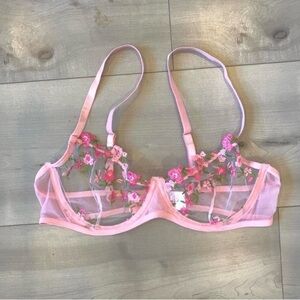 Delicate Pink Floral Lace Bra in size medium 34B